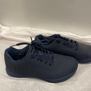 No bull super fabric trainers. Dark blue and dark blue sole. Never worn
